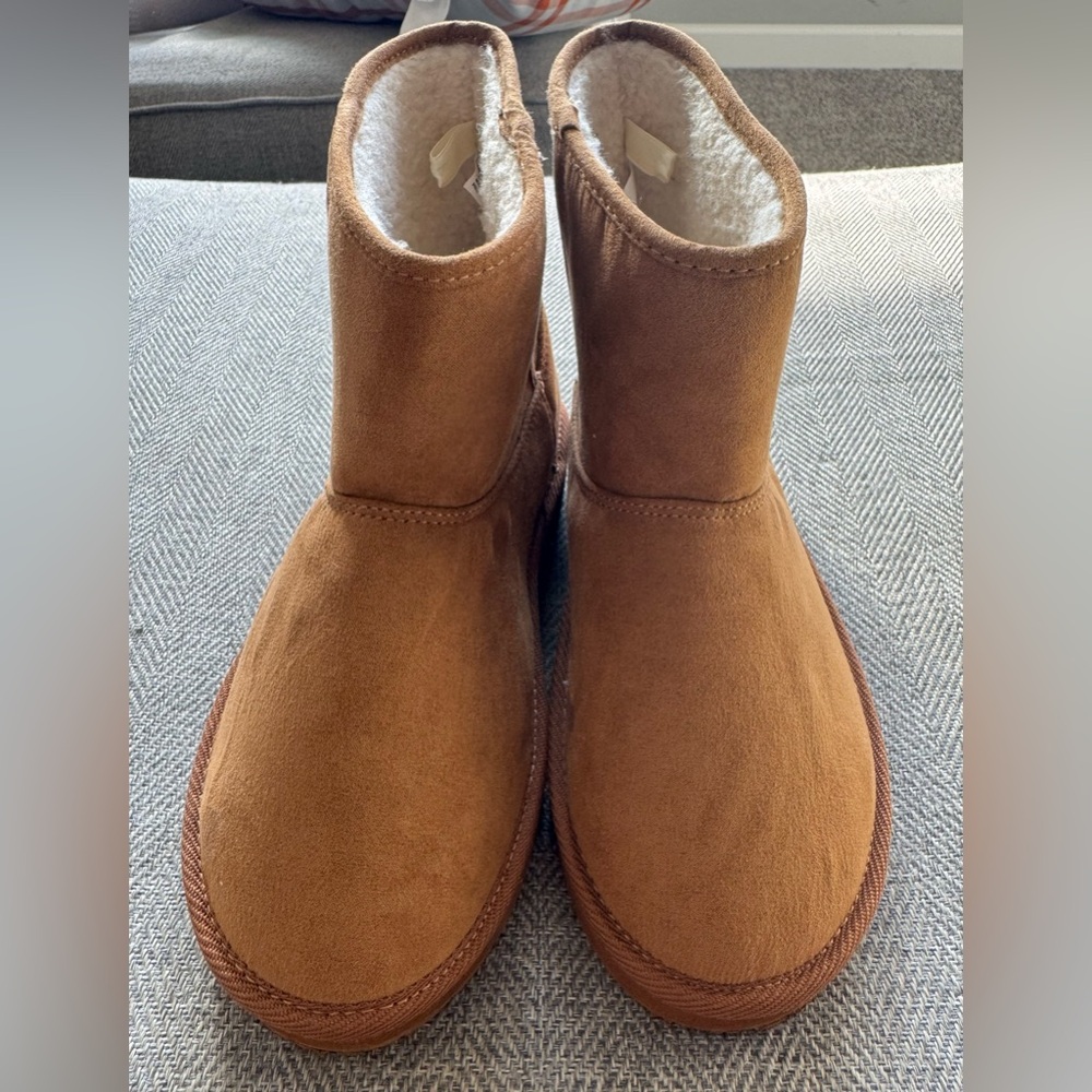 GAP Kids Tan winter boots- size 3